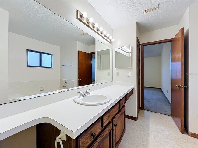 Building Photo - 4119 Waterview Loop