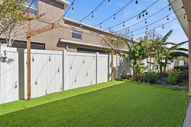 Building Photo - 424 Newmont Cir