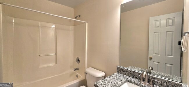 Building Photo - 2 Mill Ridge Pl