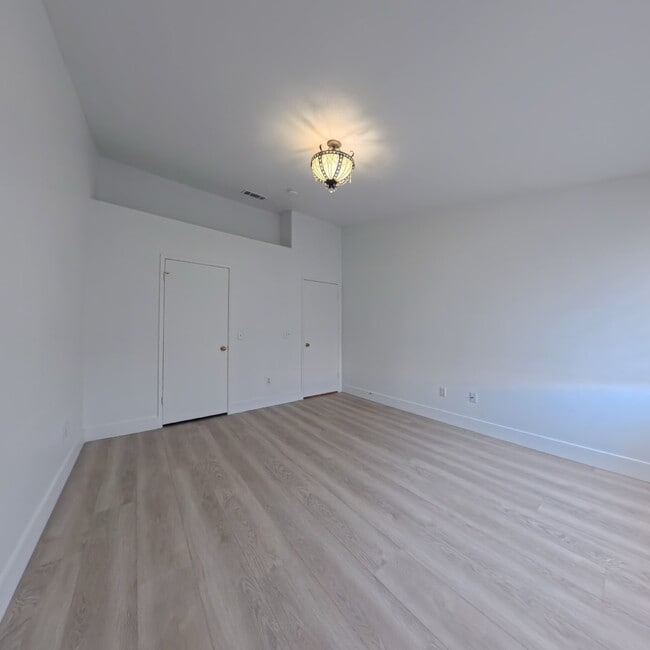 Building Photo - Upgraded 1 Bed 1 Bath Second-Story Condo at Opulence!
