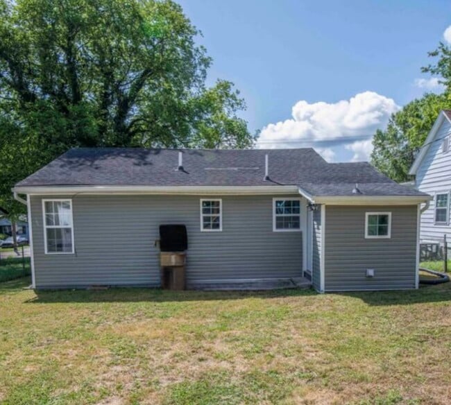 Building Photo - 2515 Wilson Ave