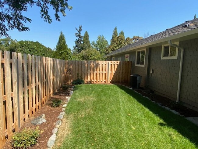 Building Photo - 415-419 SIXTH