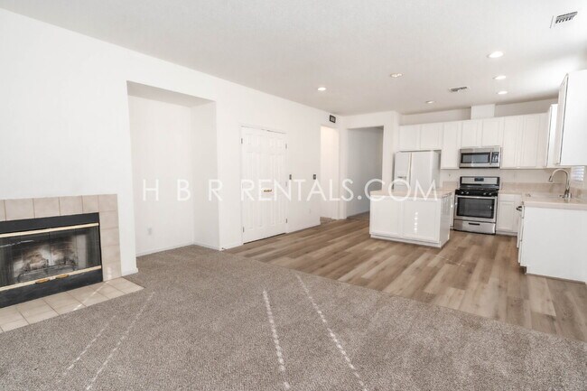 Building Photo - Charming 3-Bedroom Home with a Beautiful Pool in Lathrop! *POOL SERVICE INCLUDED*