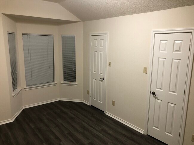 Building Photo - 10629 Holly Grove Dr