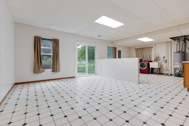 Building Photo - 1791 Barnhill Dr