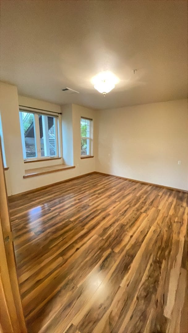 Building Photo - 1 Bedroom + Office/Craft Room, 1.5 bath Condo in Mountain Meadows Community!