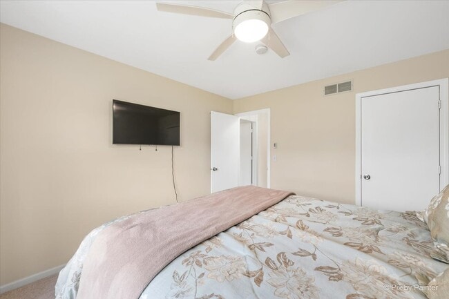 Building Photo - 453 Village Creek Dr