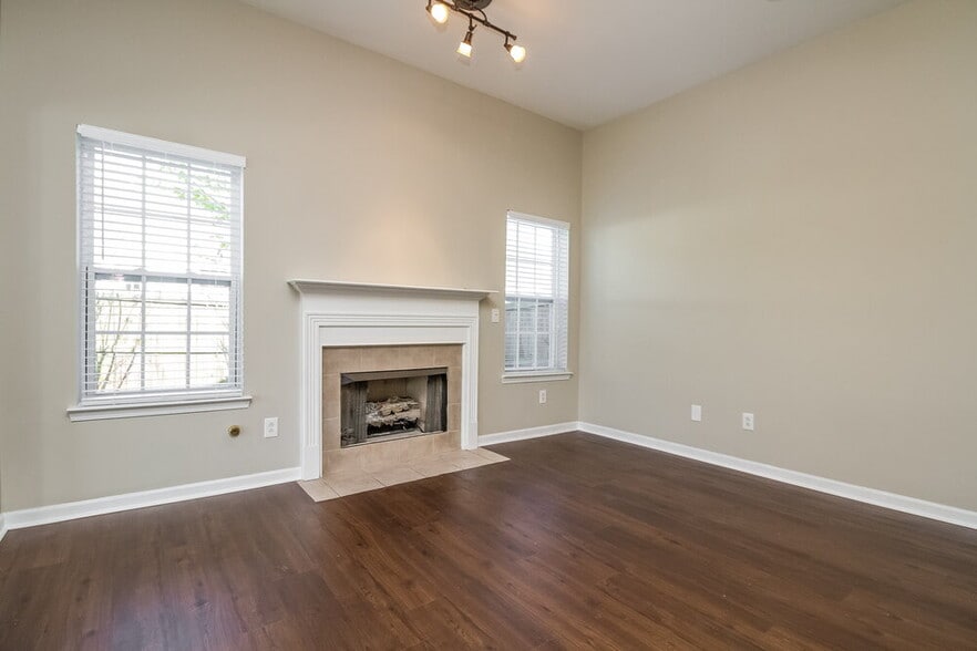 Building Photo - 102 Rushing Water Ct