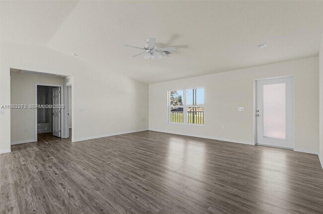 Building Photo - 1158 Norge Ct