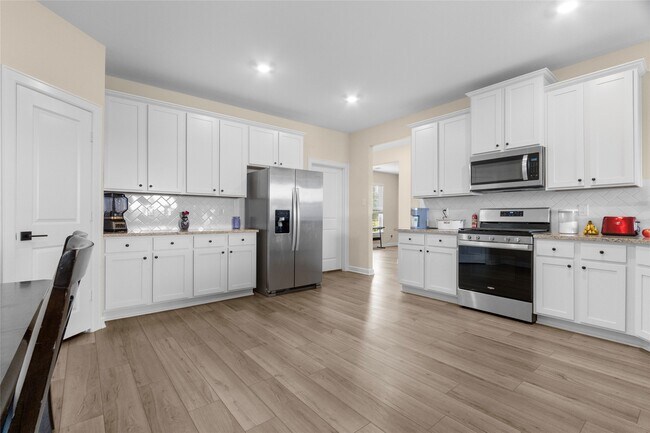 Building Photo - 3009 Floating Barque Dr