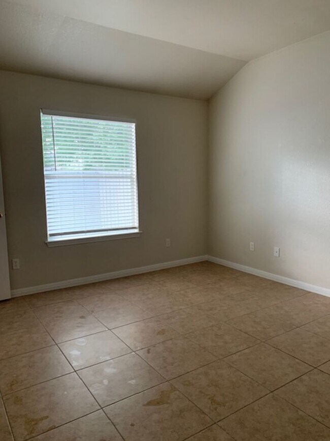 Building Photo - 8724 Talyne Chaise Cir
