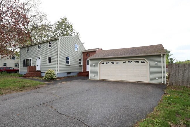 Building Photo - 22 Independence Dr