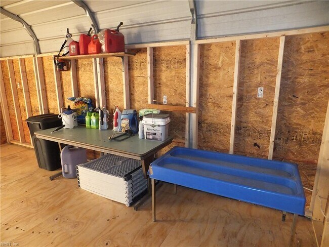 Building Photo - 4420 Clyde St