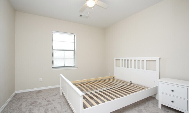 Building Photo - 27019 Drybank Creek Ln