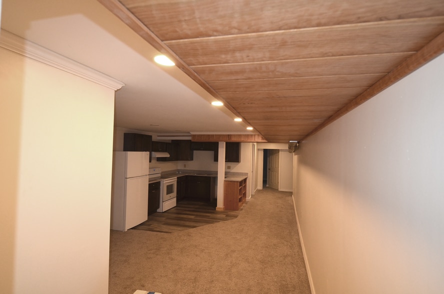 Building Photo - 52 Carol Ln