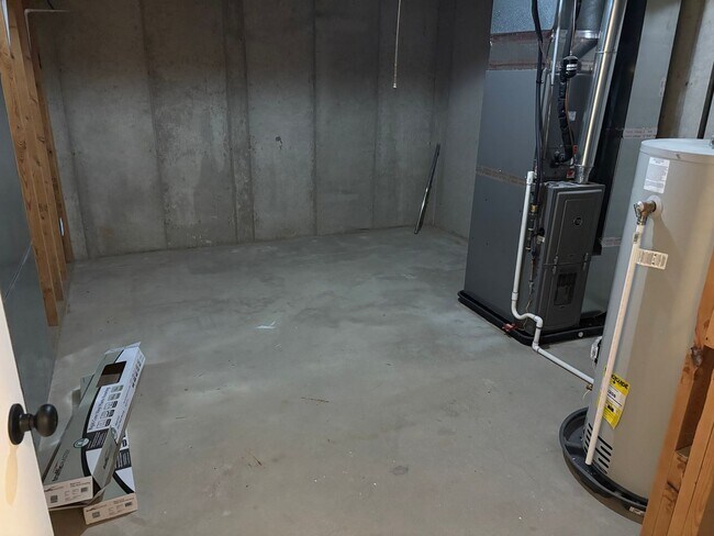 Building Photo - 1399 Suncrest Dr NE