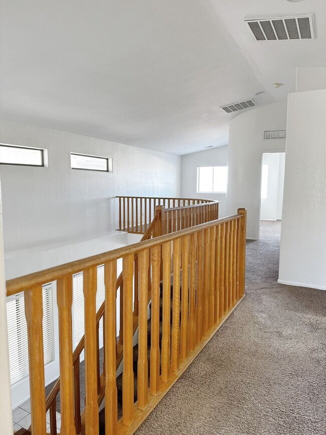 Building Photo - ABSOLUTELY STUNNING 4BR 2.5BA, OVER 2100SQFT, COMMUNITY POOL, CHANDLER