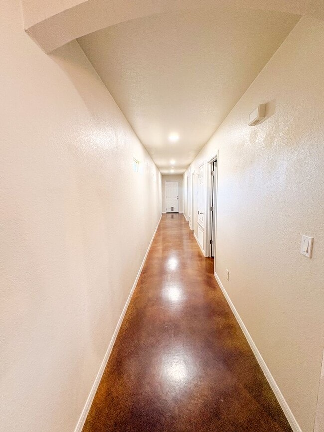 Building Photo - 1909 Chiricahua Trce