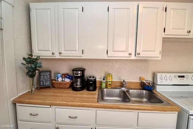 Building Photo - 5 br, 1 bath House - 2040 South 17th Street 2