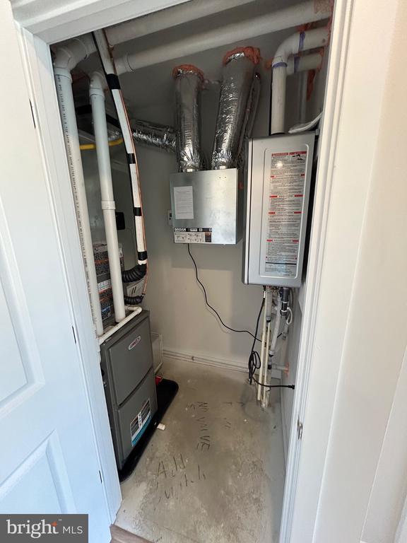 Building Photo - 28 Barnes Wy