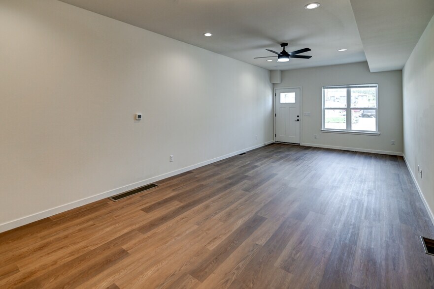 Building Photo - 4873 Lacy Rd