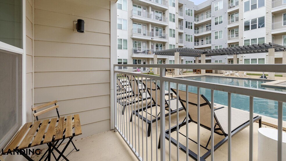 Building Photo - 3001 Crockett St