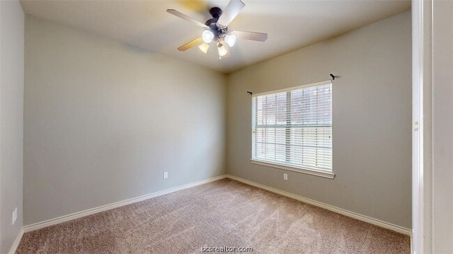 Building Photo - 211 Forest Dr Loop