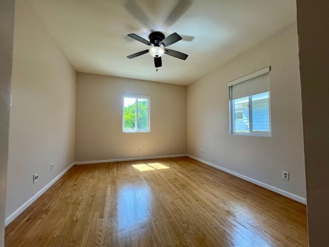 Building Photo - VISTA DEL ORO  3 BEDROOM HOUSE