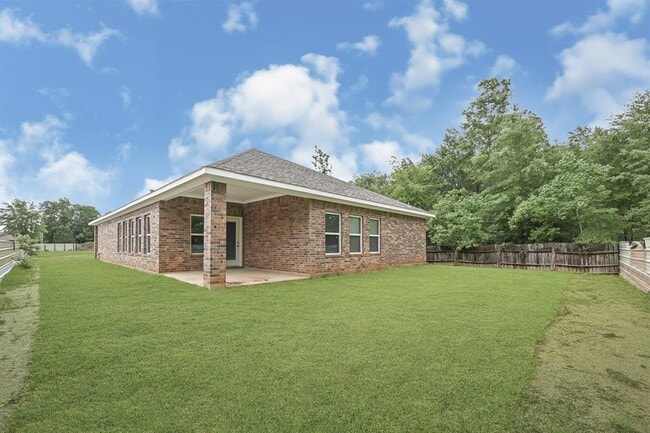 Building Photo - 898 Rd 3556