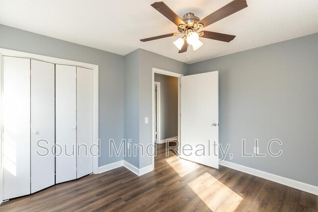 Building Photo - 700 Western Ave