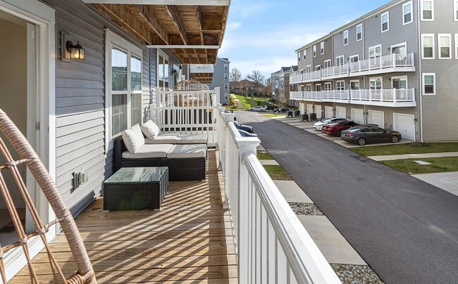 Building Photo - 6907 Stoddert Ln