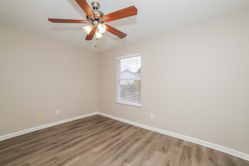 Building Photo - 1036 Sycamore Ln