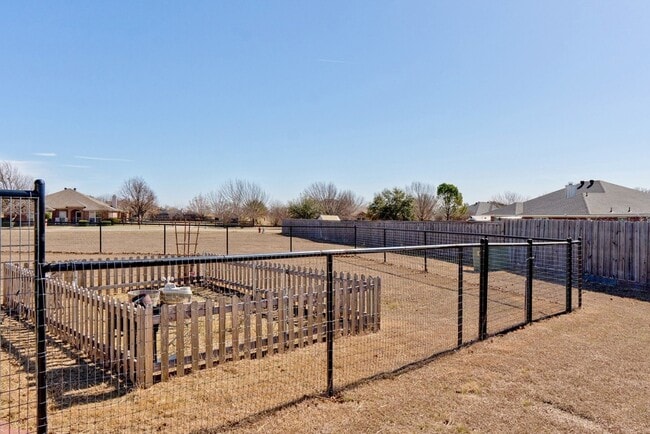 Building Photo - 115 Kenwick Ct