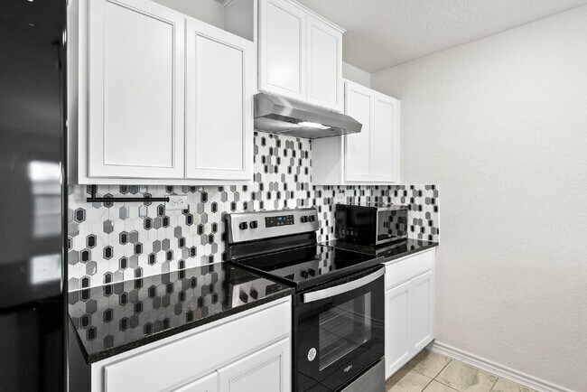 Building Photo - Stunning 1-Story Ranch with Lake View on C...