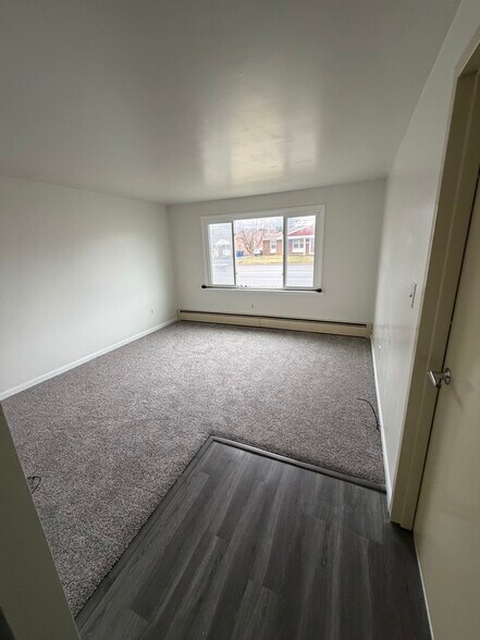 Building Photo - 2025 Abbott Rd