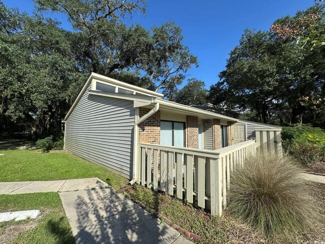 Building Photo - 80 Wedgefield Village Rd