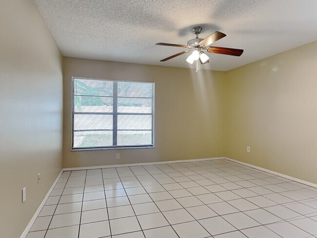 Building Photo - 15008 Redcliff Dr