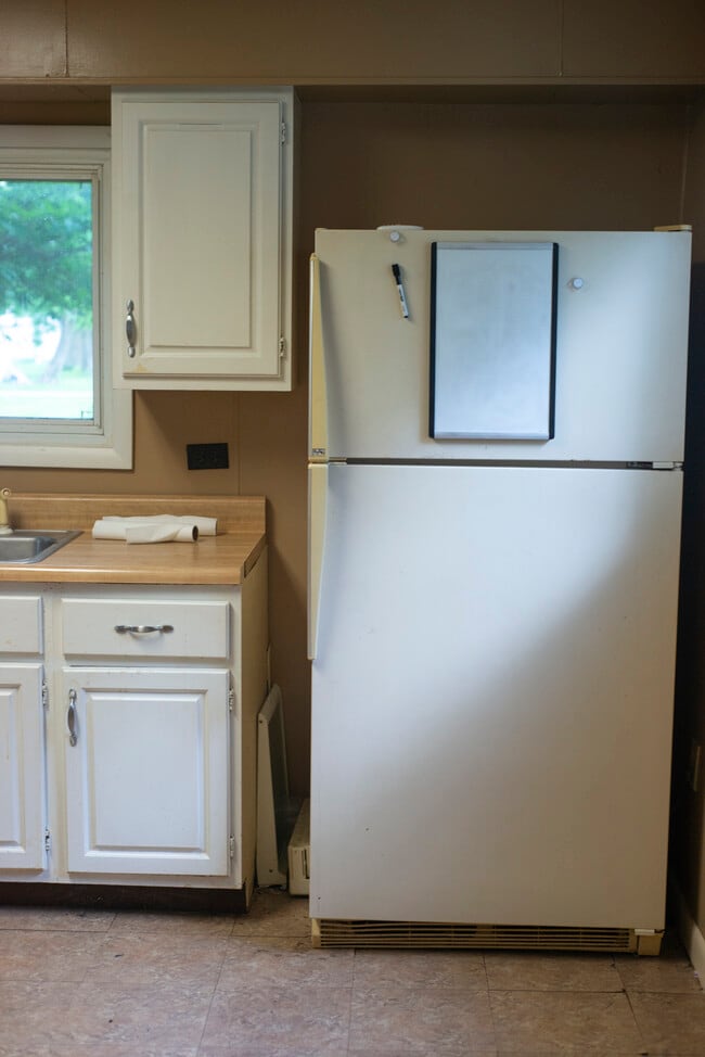 Building Photo - 321 E Washington St