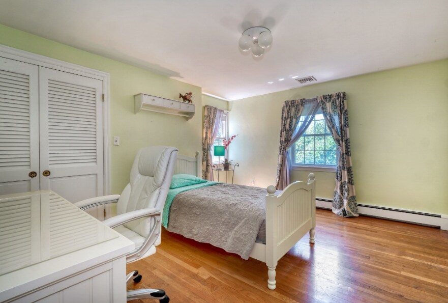 Building Photo - 65 Sherburne Rd S