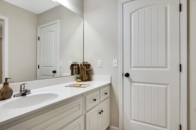 Building Photo - 564 Deerchase Ct