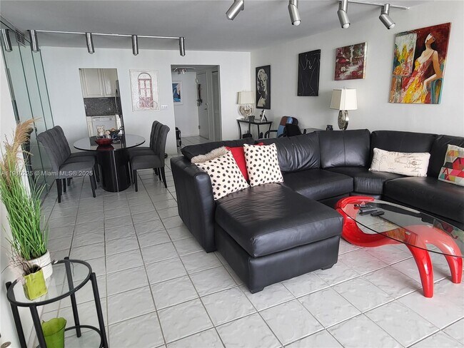 Building Photo - 2301 S Ocean Dr