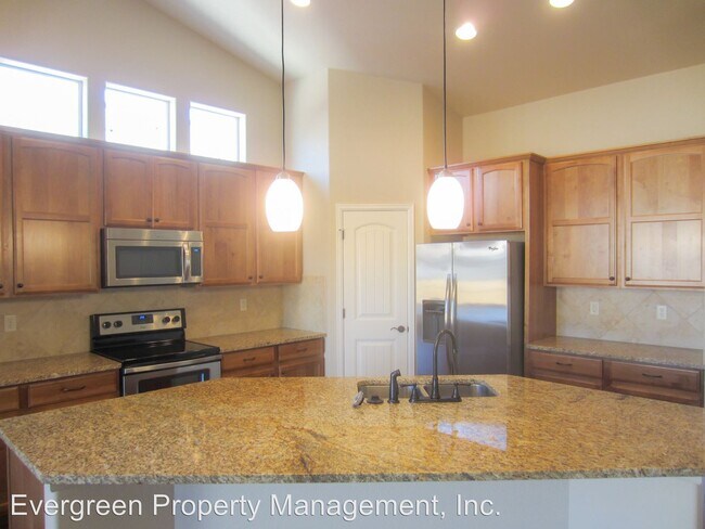Building Photo - 3 br, 2.5 bath House - 2286 Trestle Rd
