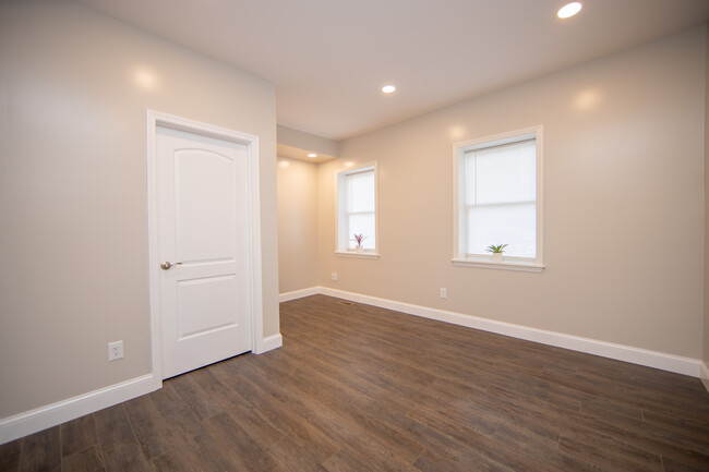 Building Photo - 6508 Sharpsburg Pike
