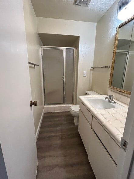 Building Photo - 6049 E Albany St