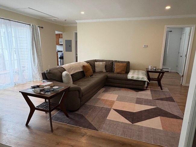 Building Photo - 5 Brush Rd