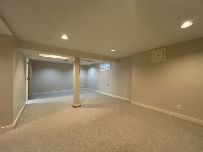 Building Photo - Charming Portland Home with Original Hardwood Floors, Finished Basement & Large Kitchen
