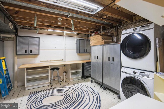 Building Photo - 2734 Quarry Heights Way