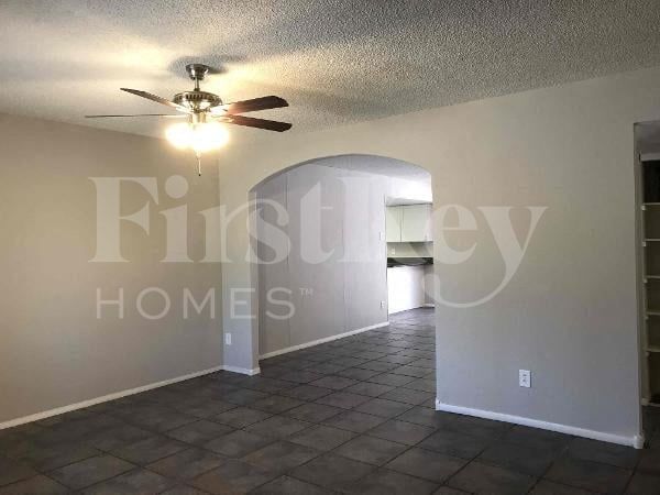 Building Photo - 4924 S Hazelton Ln