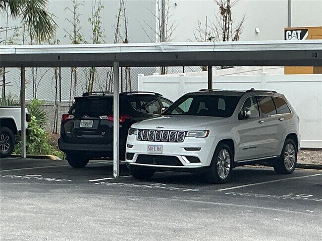 Building Photo - 2525 W Bay Dr