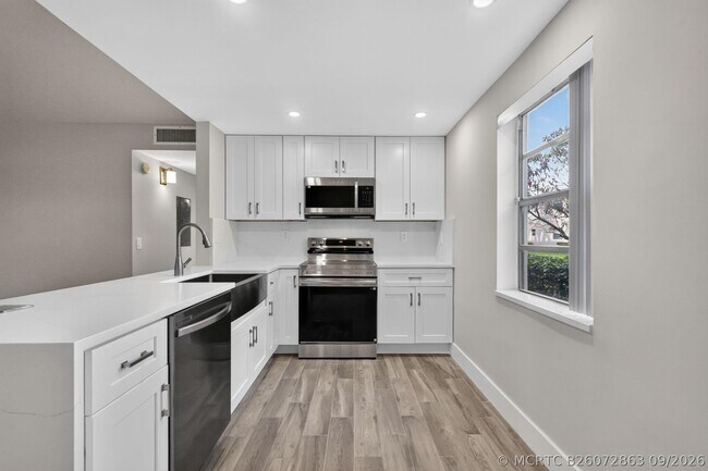 Building Photo - 770 Normandy Trail